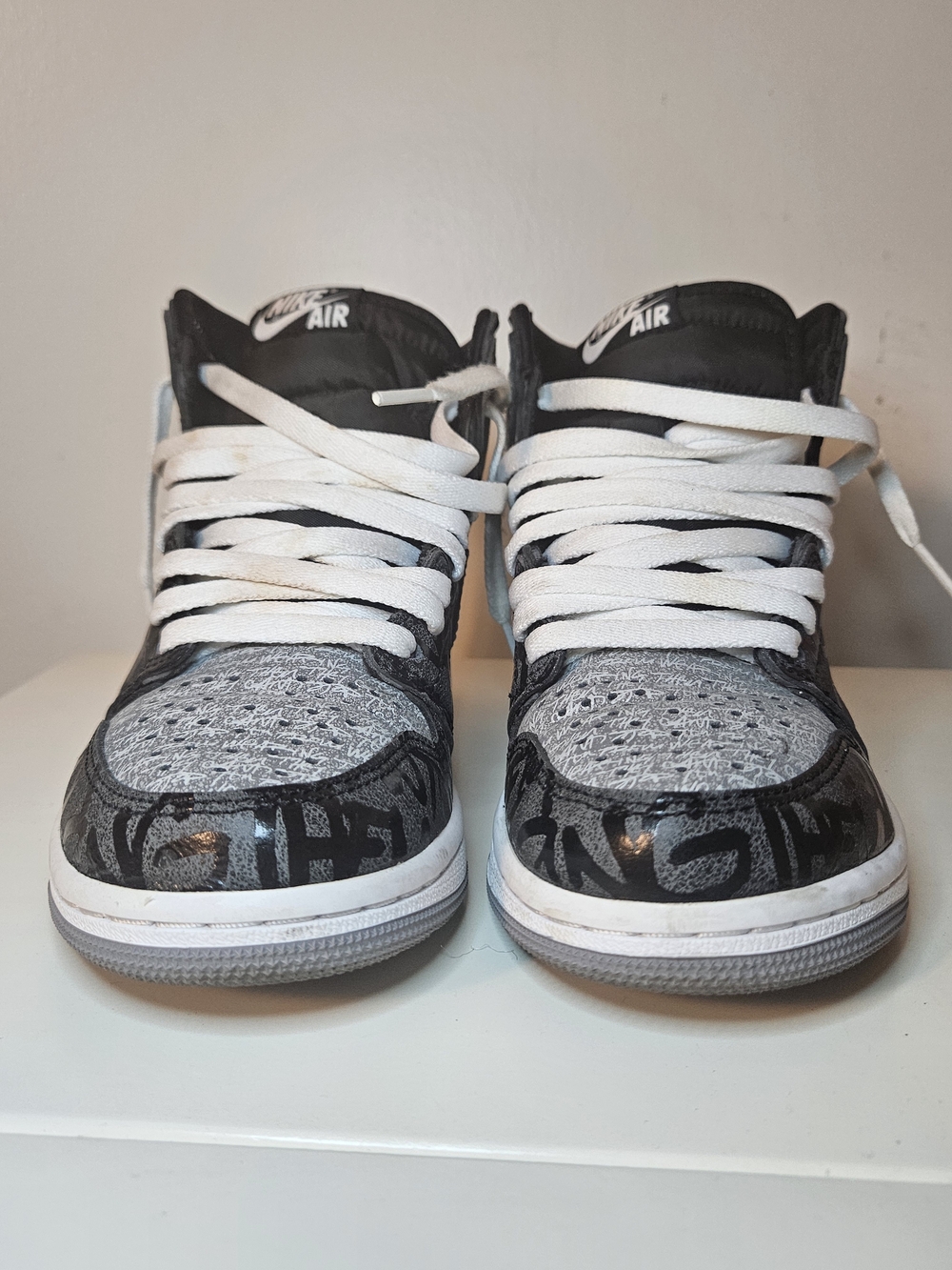 Jordan 1 Retro High OG "Rebellionaire" - Picture 3 of 4